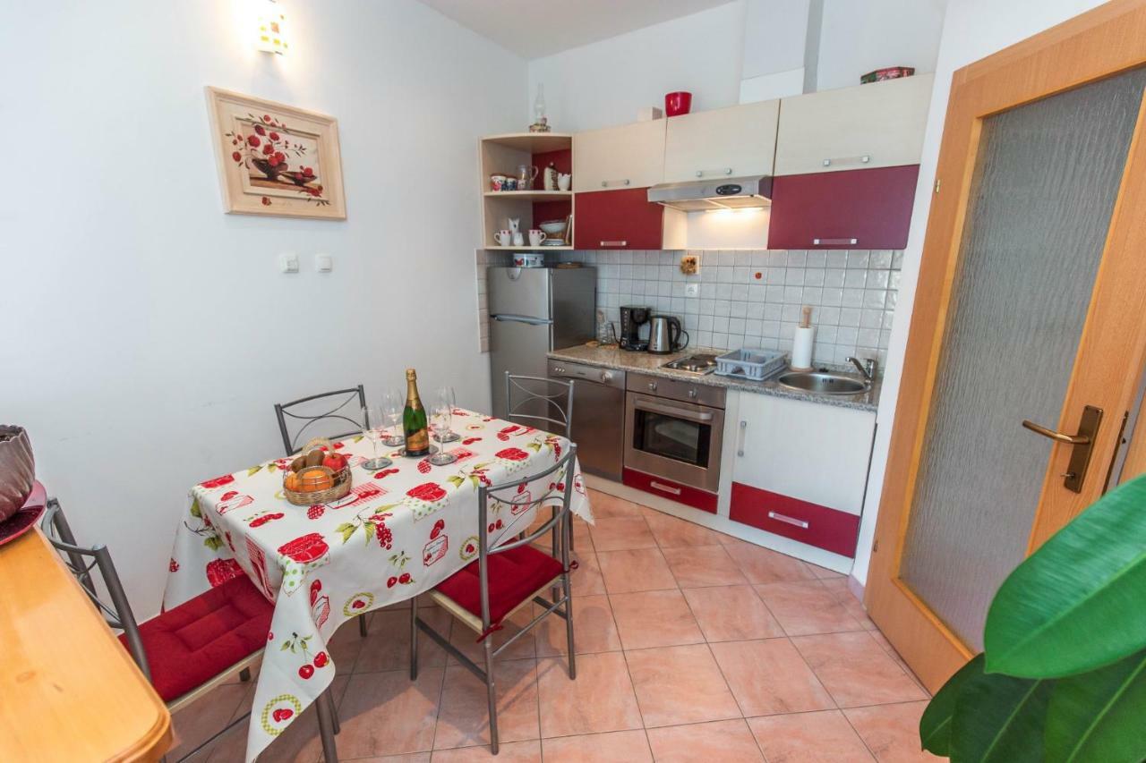 Apartment Jasna With Breathtaking Sea View, Terrace And Free Parking Hreljin Extérieur photo